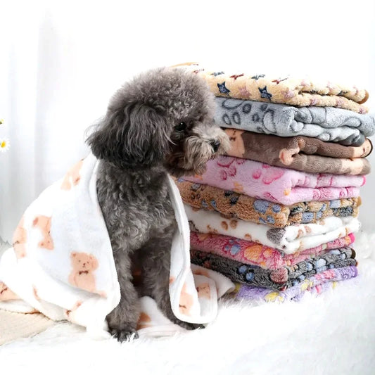Soft Fluffy High Quality Pet Blanket Flannel Dog Sleeping Blanket Paw Print Pattern Pet Mat Warm Comfortable Blanket for Cat Dog