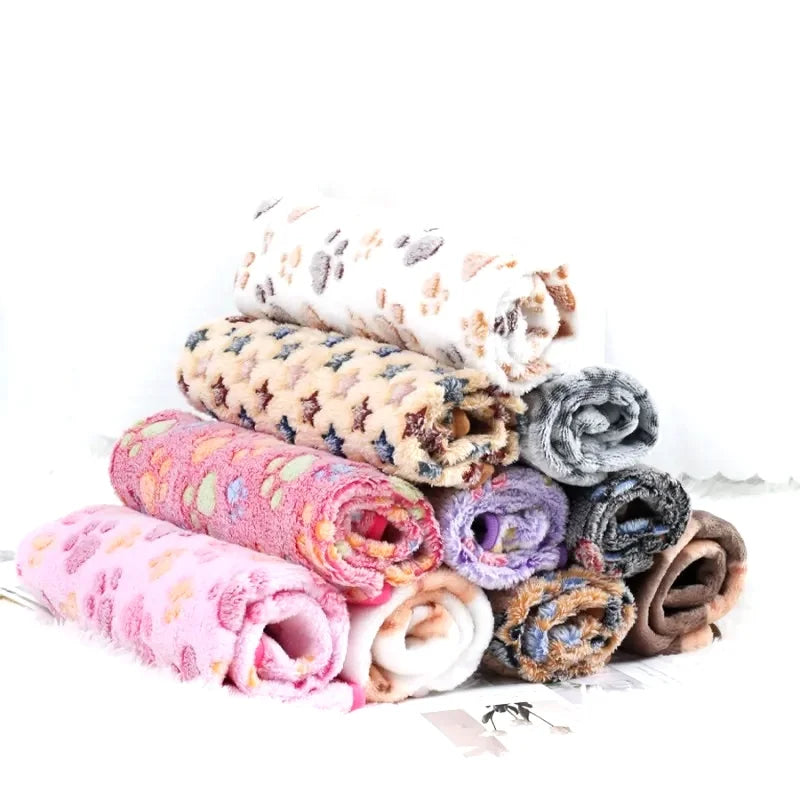 Soft Fluffy High Quality Pet Blanket Flannel Dog Sleeping Blanket Paw Print Pattern Pet Mat Warm Comfortable Blanket for Cat Dog